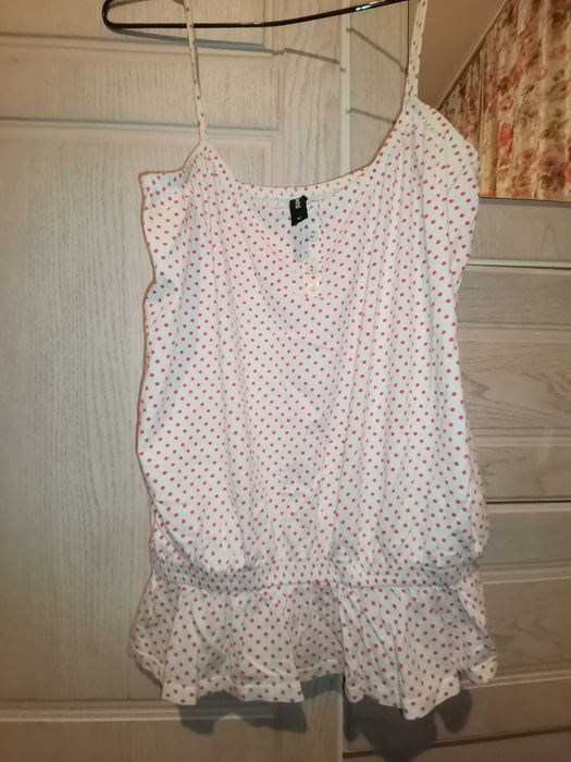 Top alb cu bretele  și buline