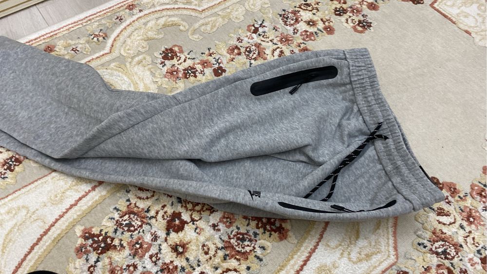 Продам одежду nike tech fleece