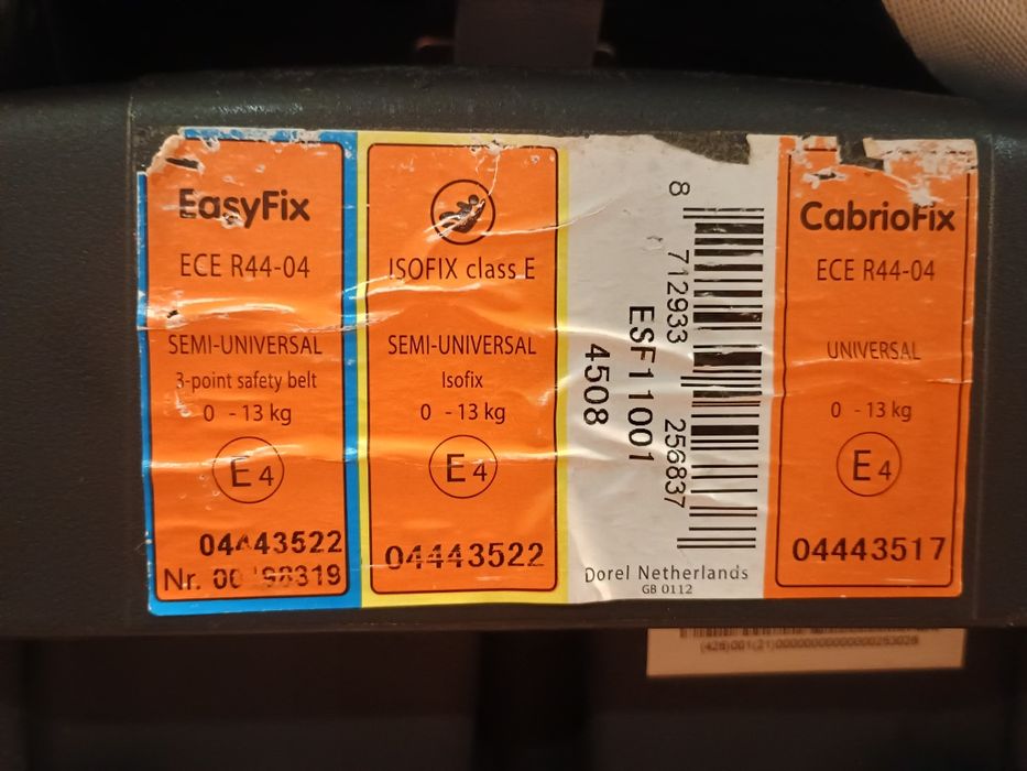 Maxi-Cosi CabrioFix с ISOFIX база EasyFix.