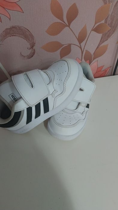 Adidasi baiat 26 1/2
