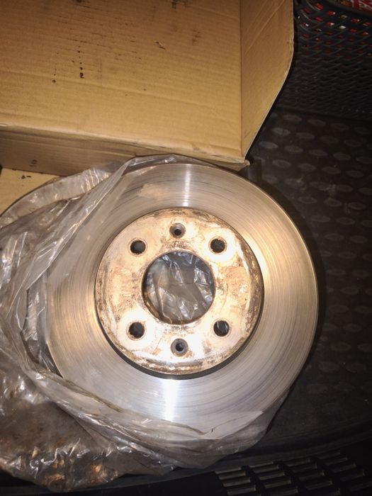 Продам передние Тормозные диски