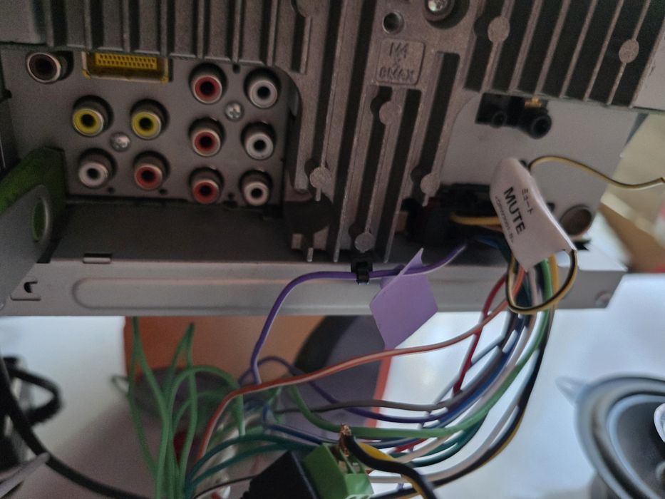 Продавам Pioneer AVH-X390BT