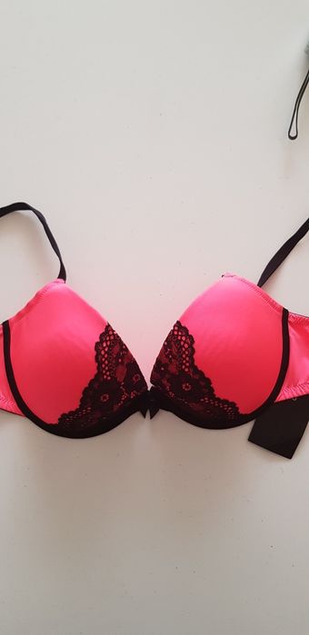 Уникален^ Сутиен^