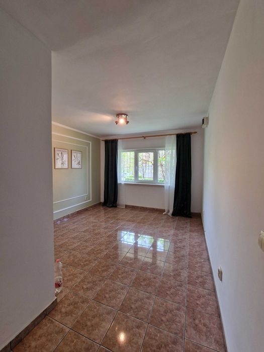 BIROU / SPATIU COMERCIAL de inchiriat,  str. REPUBLICII, 18 mp