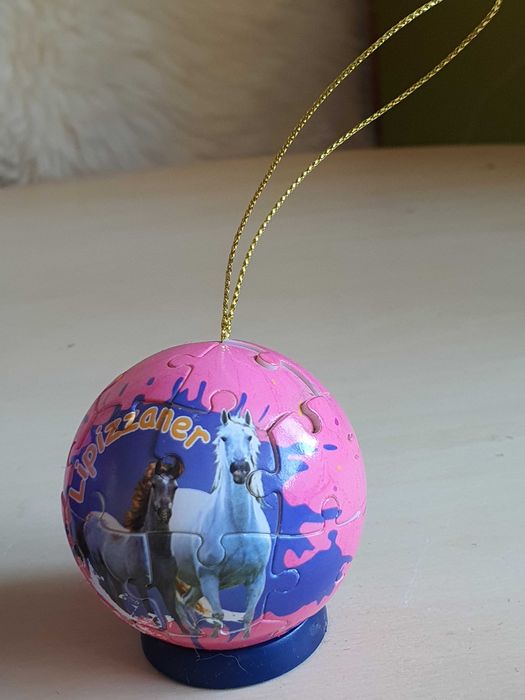 Puzzle ball cu cai ,de agatat