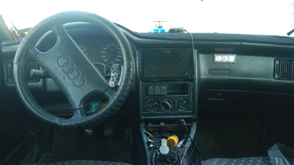 Продам Ауди 80 б3 1990год.