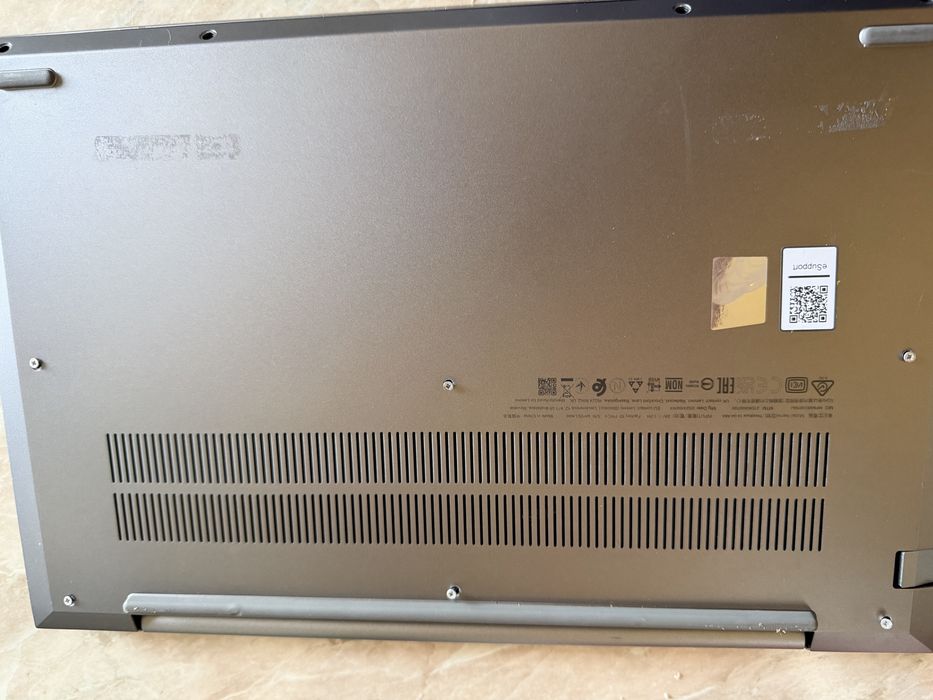 Vand laptop Lenovo Thinkbook 14 G4 defect