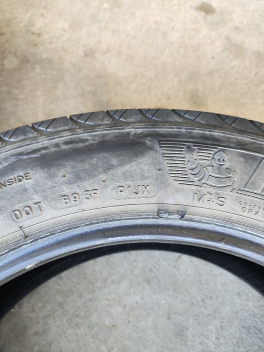 Продам шины Michelin Defender 215/55 R17.