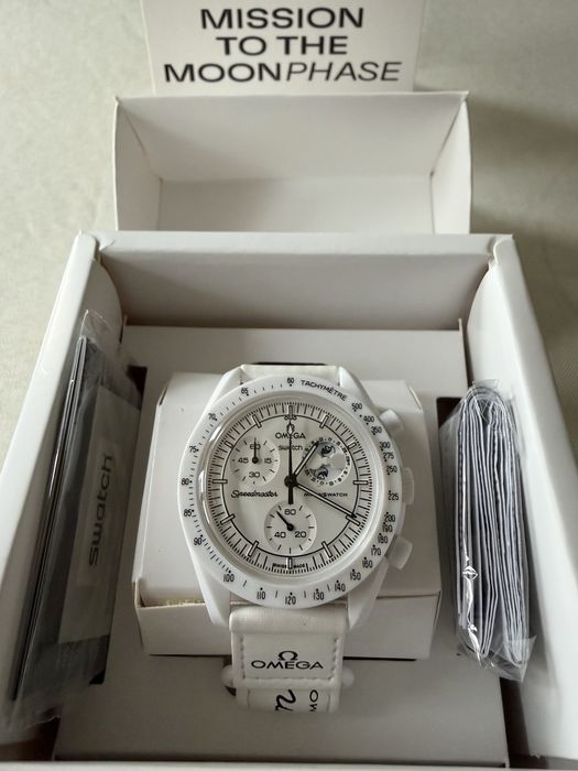Omega x Swatch Mission to the Moonphase Snoopy