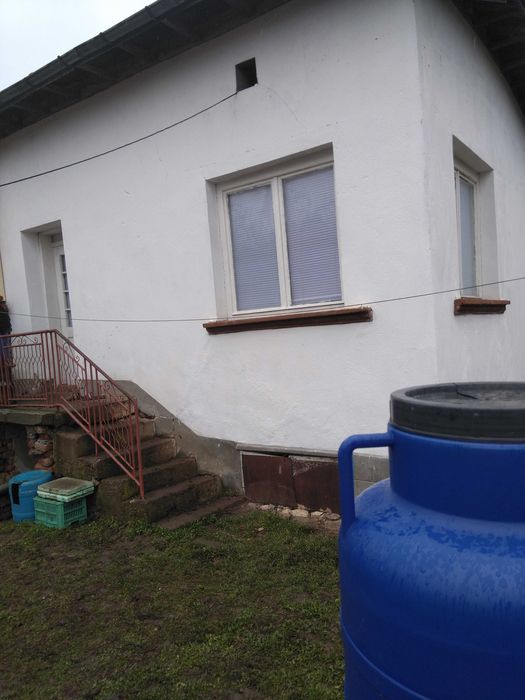 На около 2ч.от София на близо ЖП гарата в Телиш.