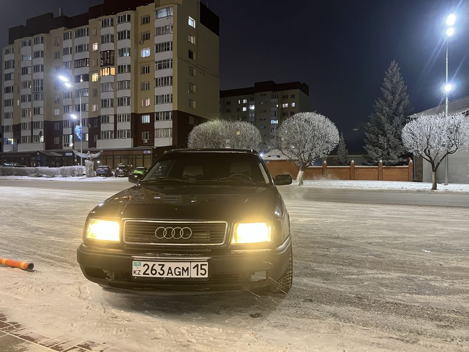Продаи Ауди 100 с4