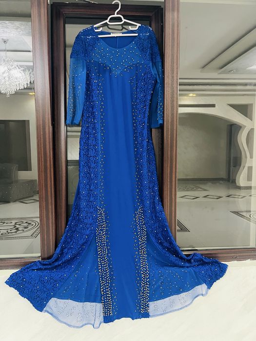 Vand rochie eleganta gata de eveniment
