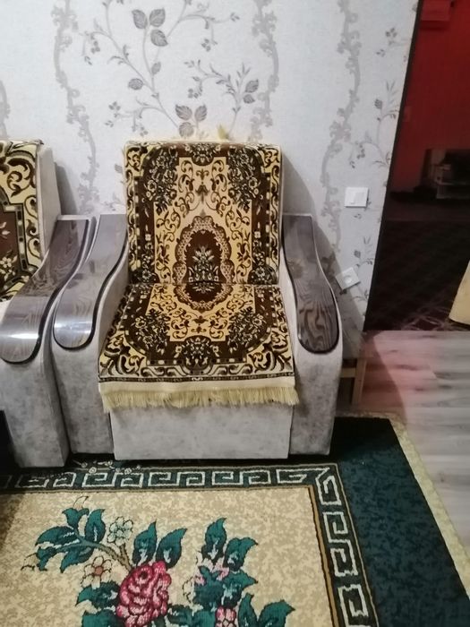 Диван и кресло в идеальном состояние