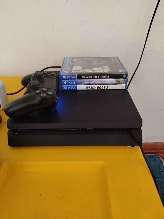 Продам play station 4