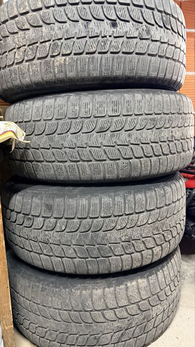 Зимни Гуми 255 60 17" Bridgestone