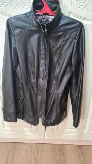 Пиджак ( кожа)  46р.