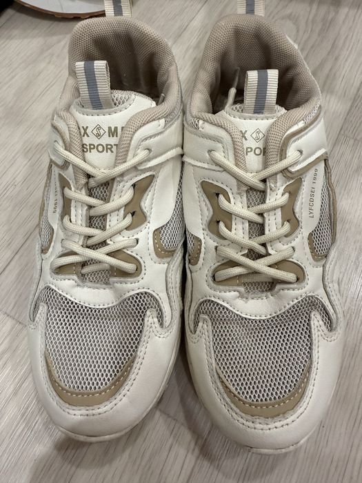 Кроссовки для девочки