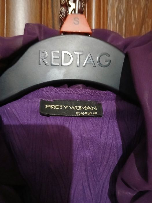 Нарядная цвет фиолетовый турецкий в отличном состоянии раз от 46-50