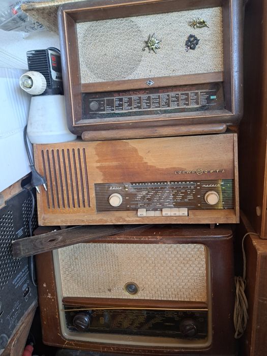 3 radiouri vechi  de vanzare