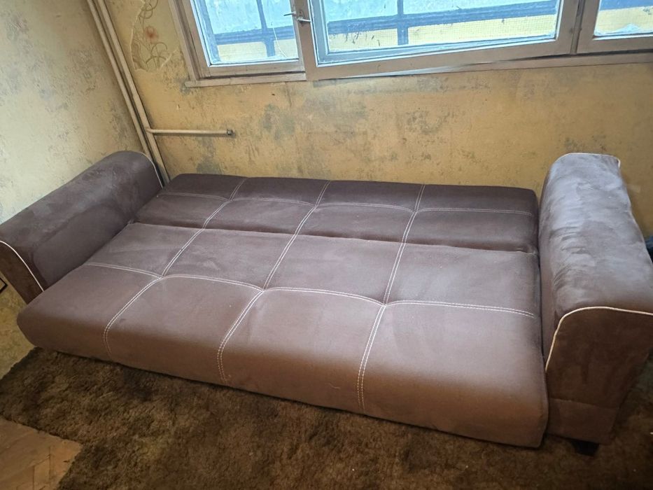 Разтегателен диван