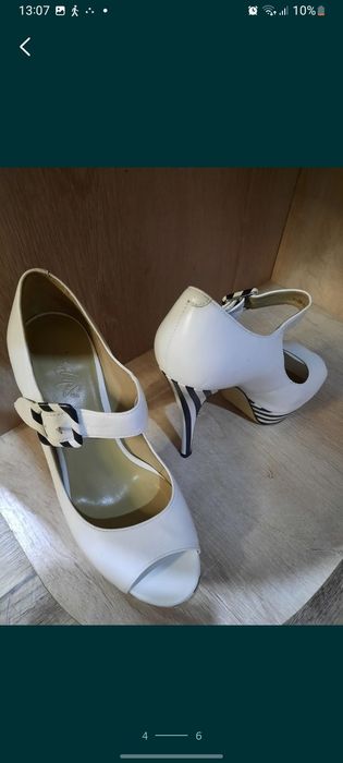 Босоножки новые!