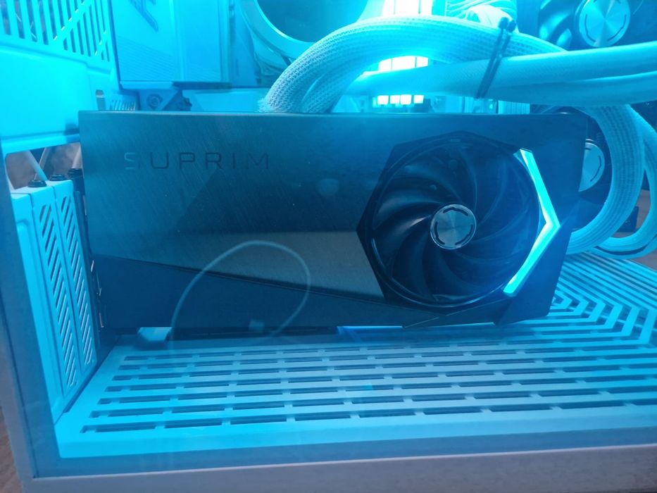 RTX 4090 MSI Suprim Liquid X