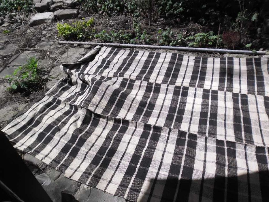 Продавам ръчно изтъкан килим