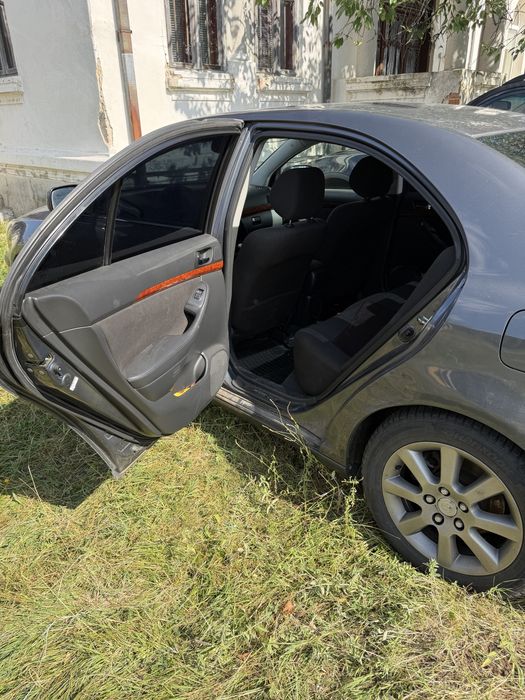 Vand Toyota Avensin 2.2 Disel