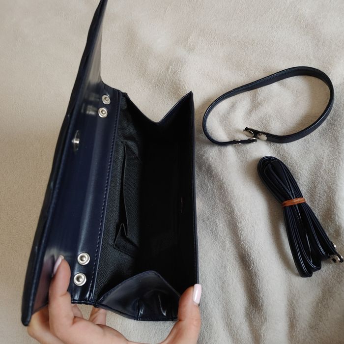 Официална чанта в тъмно синьо