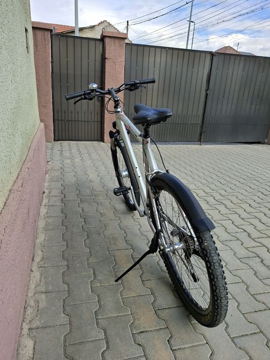 Bicicleta cu bara Felt  27 viteze, roti 26, aluminiu