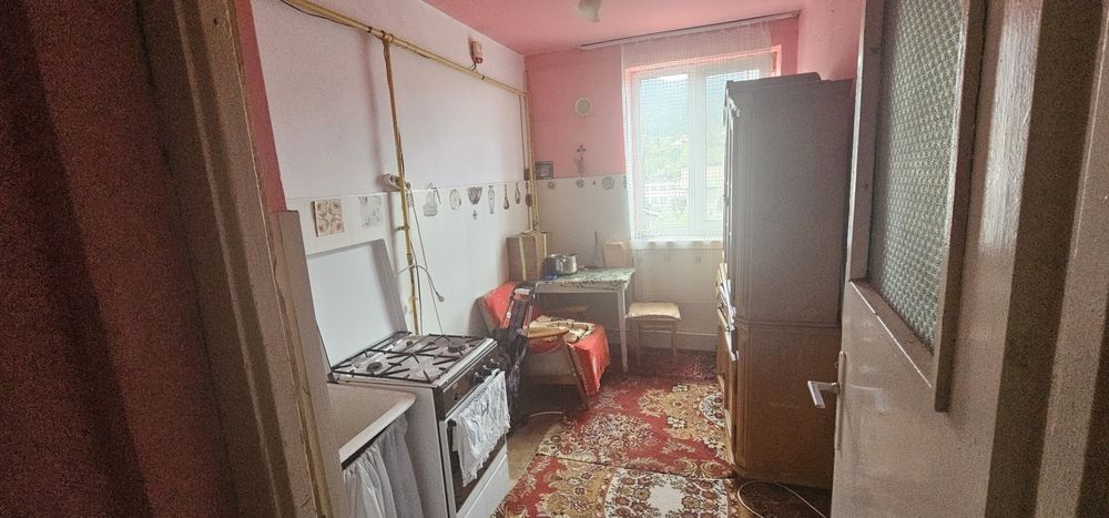 Vand apartament 2 camere Lupeni Hunedoara