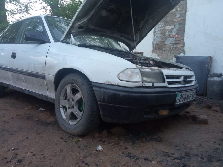 Продам Опель астра срочно