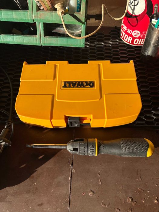 набор отвёрток девольт