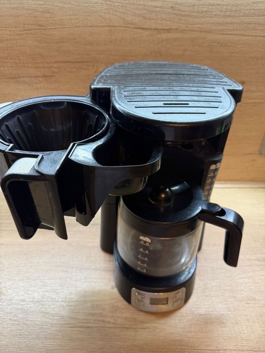 Продам кофеварку Delondhi