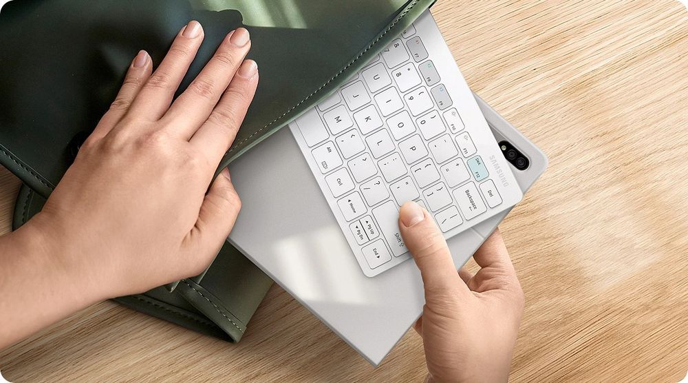 Samsung Smart Keyboard Trio 500 новая!