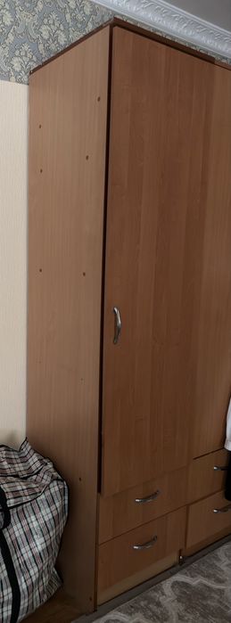 Продам шкаф с двумя ящиками