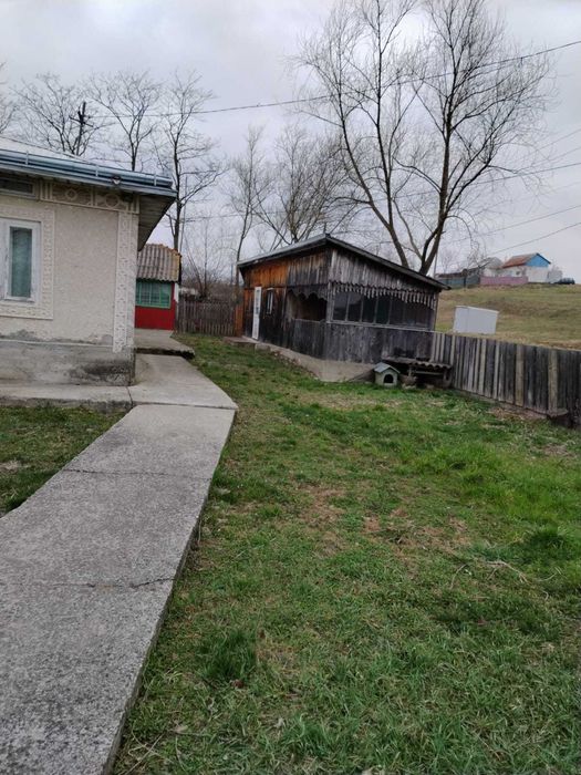 Casa batranesca si teren intravilan