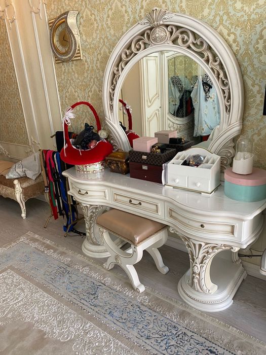 Продам спальный гарнитур