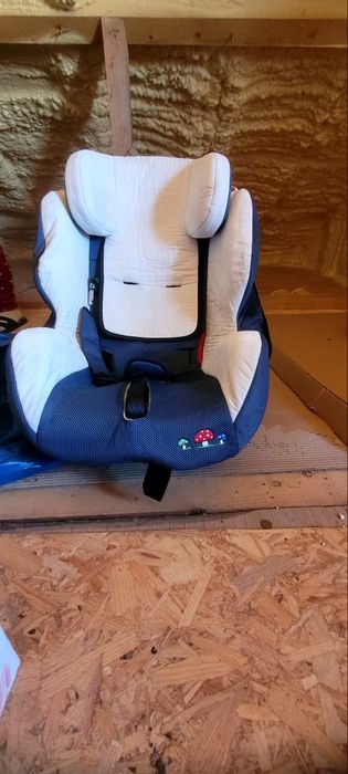 Scaun auto  cu spatar reglabil