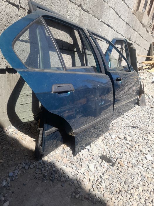 Дверь на BMW e36  седан универсал компакт купе