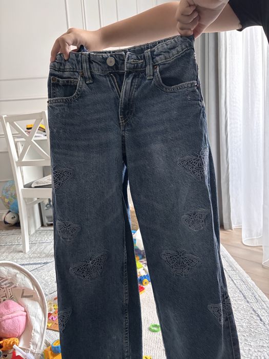 Джинсы Zara для девочки с бабочками