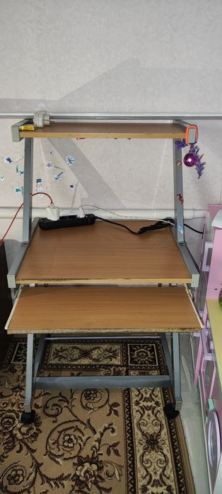 Компьютерный стол