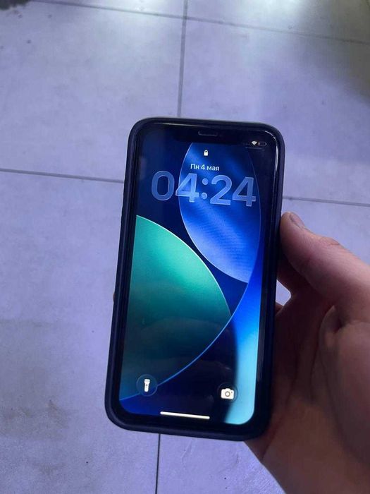 iPhone 11 — 128 GB