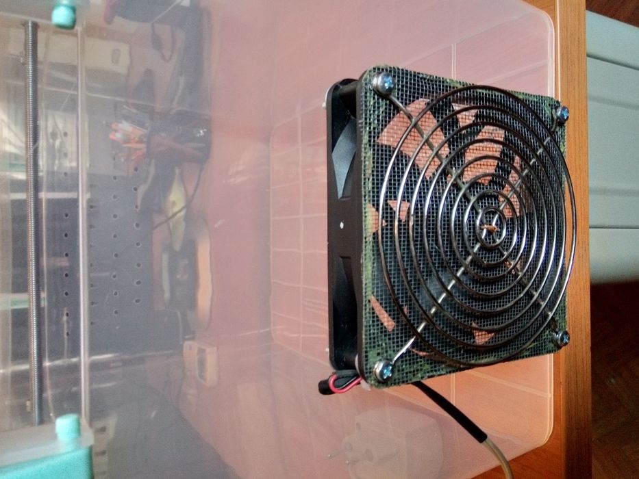 Кутия за сушене на месо.