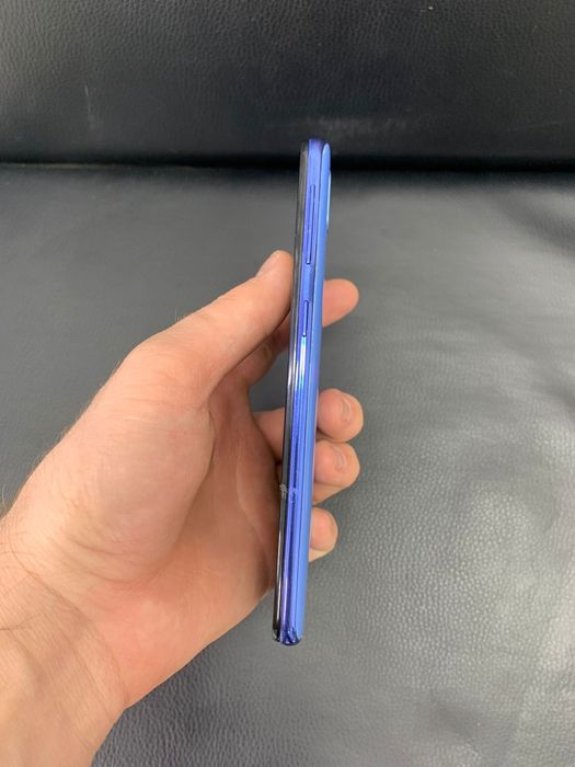 Самсунг а 40 в идеальном состоянии