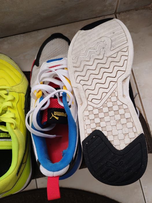 Adidași copii de fotbal și plimbare
