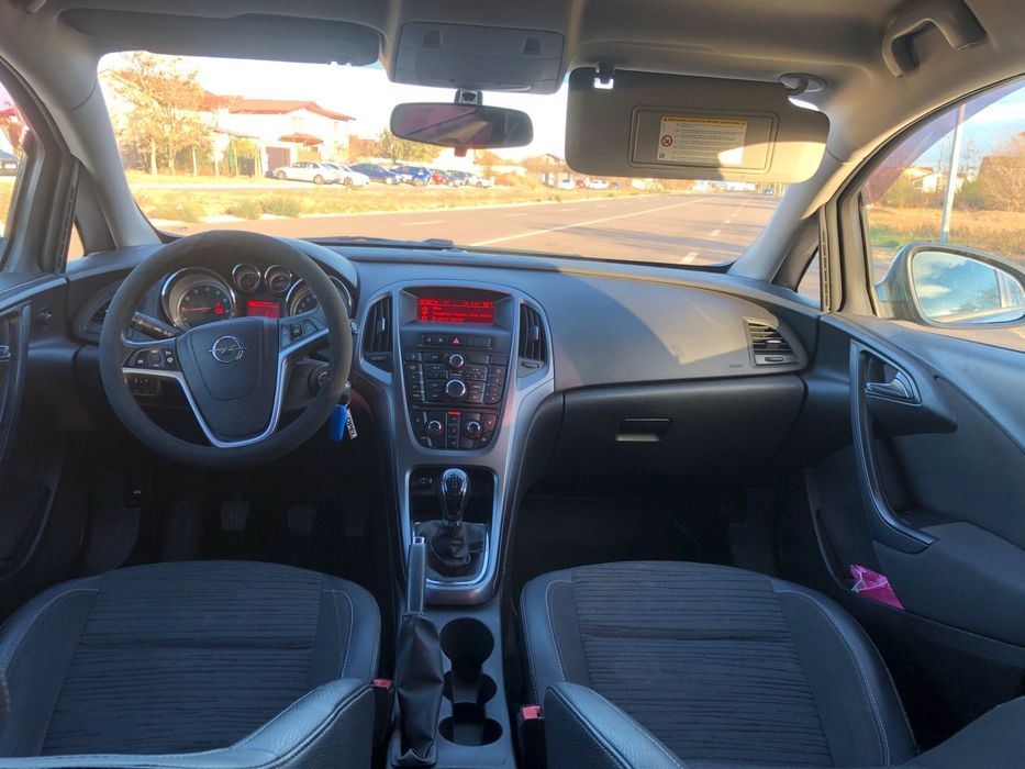 Opel Astra Se vinde Opel Astra J Primul proprietar