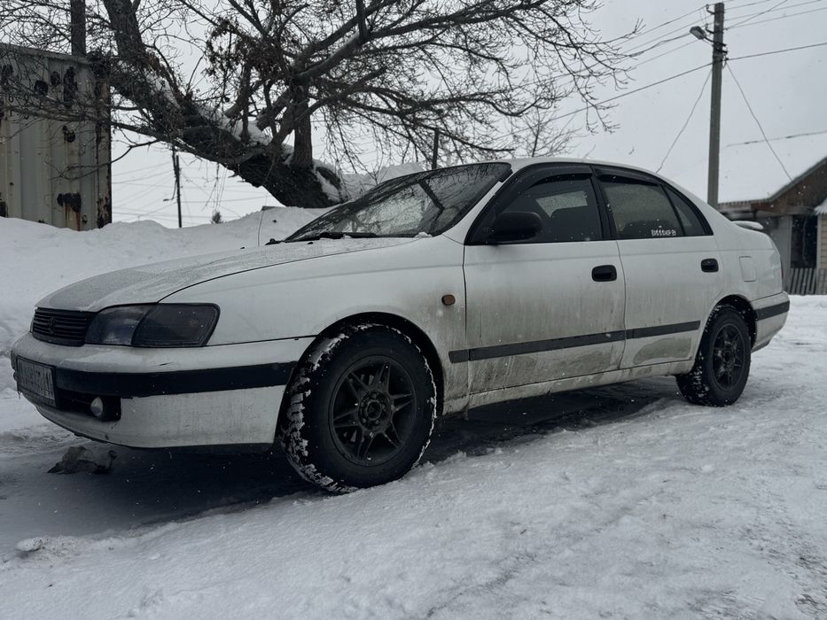 Продам тойота карина е