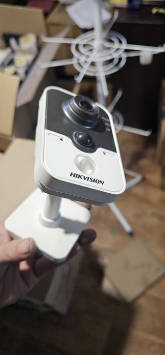 IP-камера Hikvision DS-2CD2432F-I