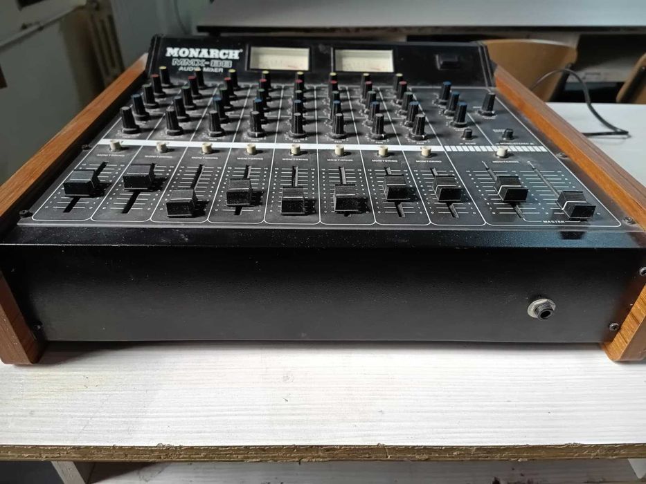 Mixer audio Monarch MMX-88
